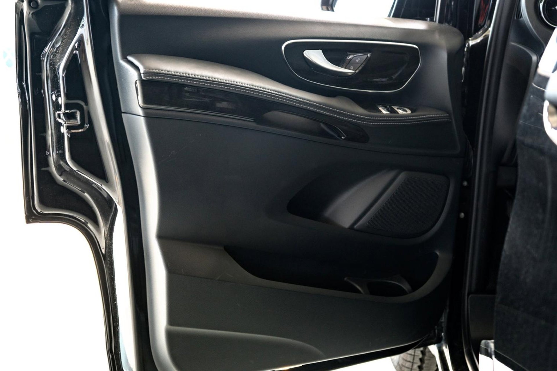 2023 Mercedes Benz Metris Passenger Van photo 13