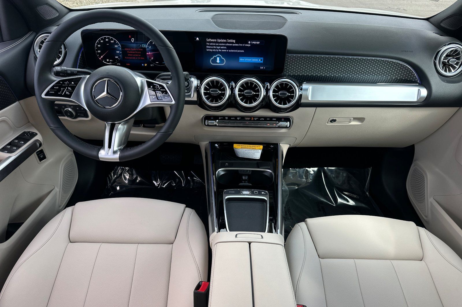 2025 Mercedes Benz GLB 250 photo 2
