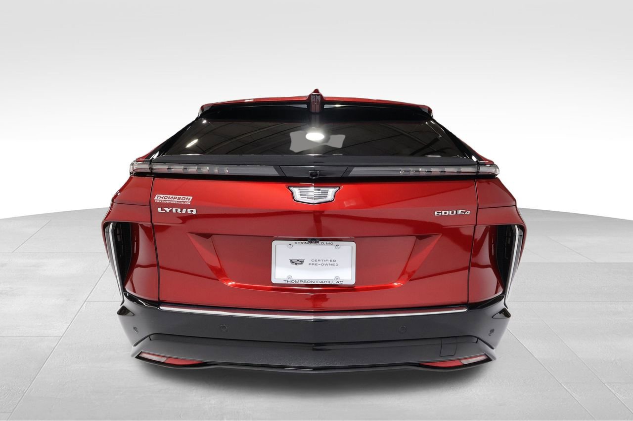2024 Cadillac Lyriq Luxury photo 3