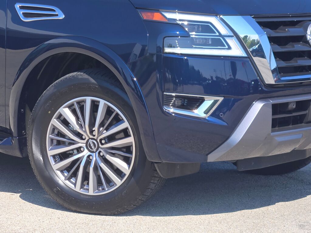 2024 Nissan Armada SL photo 3