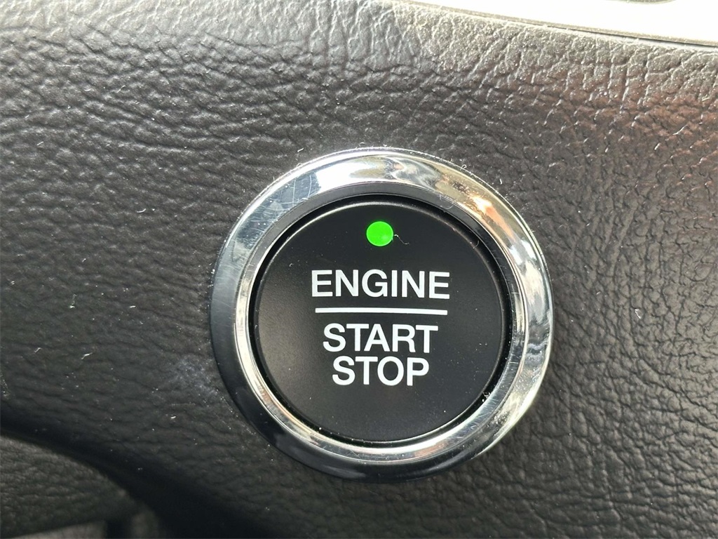 2024 Ford Edge SEL photo 7