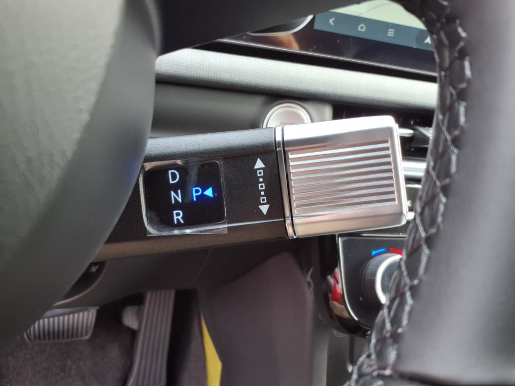 2025 Hyundai Tucson Hybrid SEL Convenience photo 9