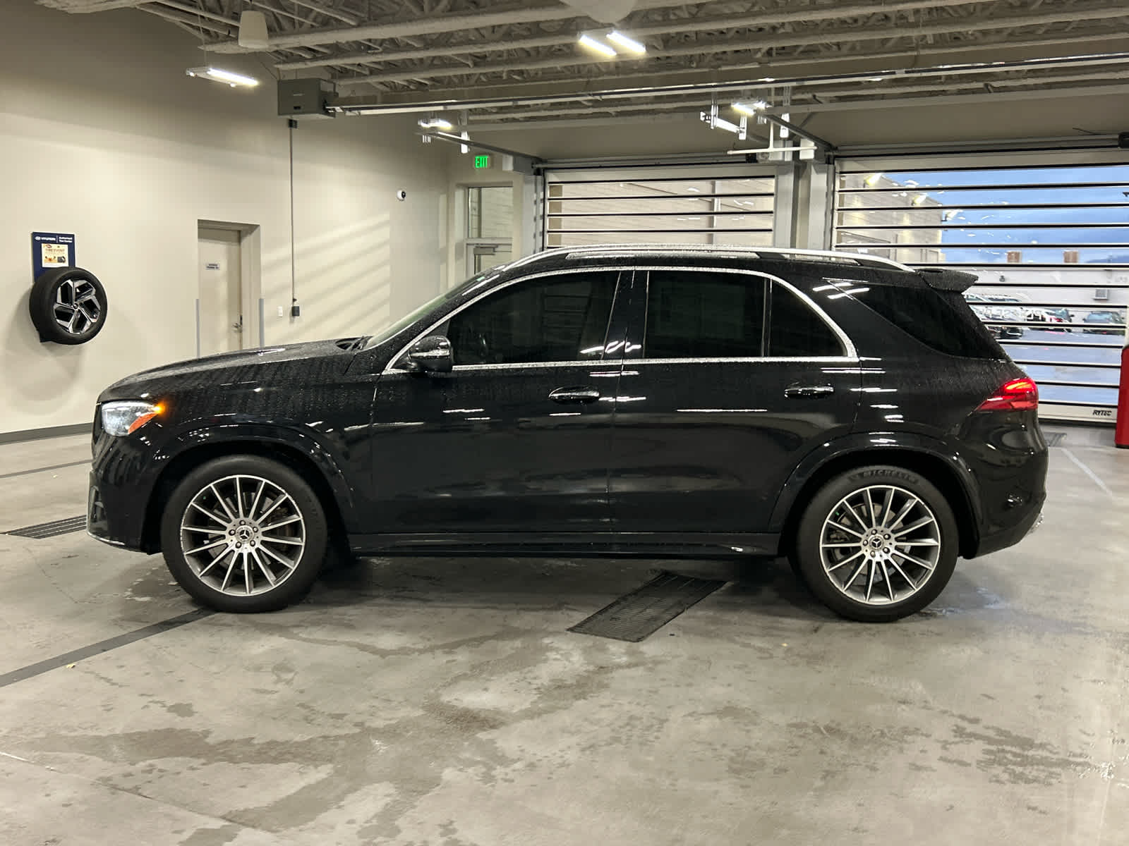 2024 Mercedes Benz GLE 350 4MATIC photo 3