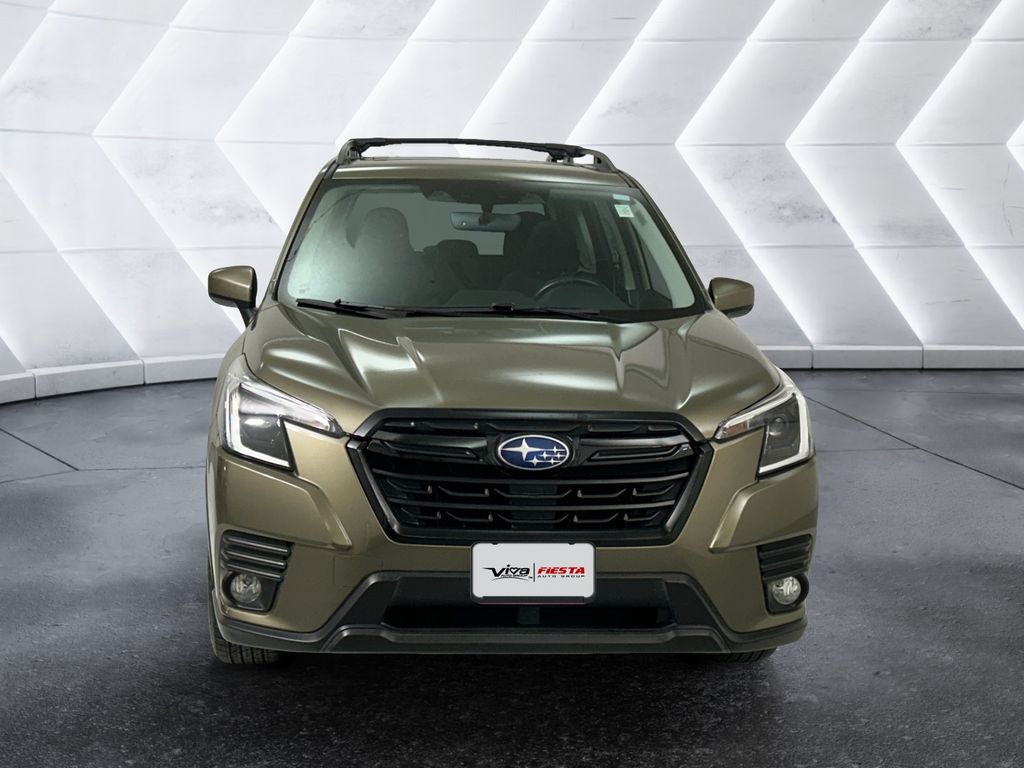 2023 Subaru Forester Premium photo 2