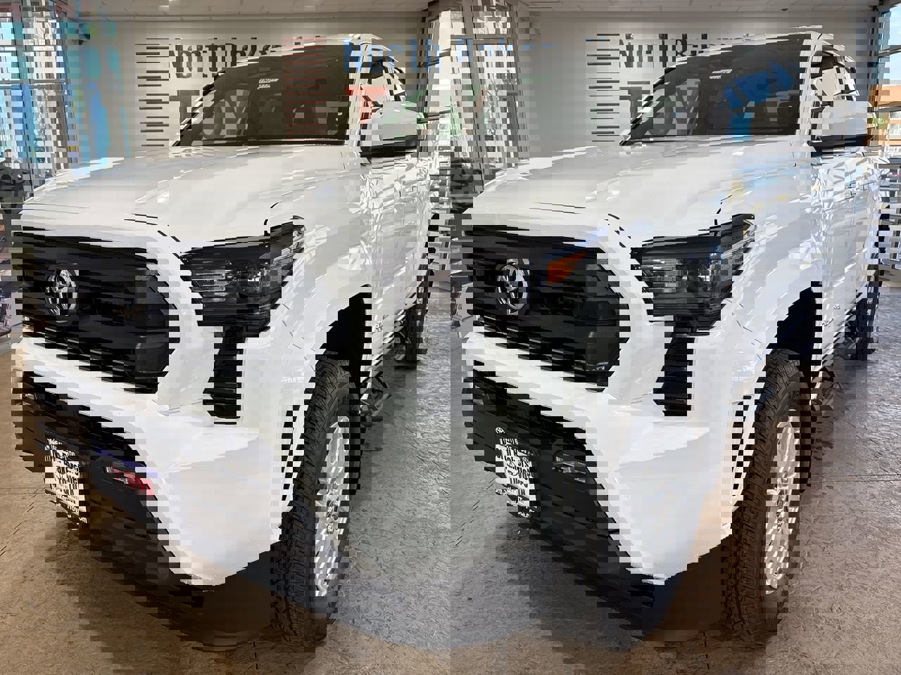 2025 Toyota Tacoma SR5's photo