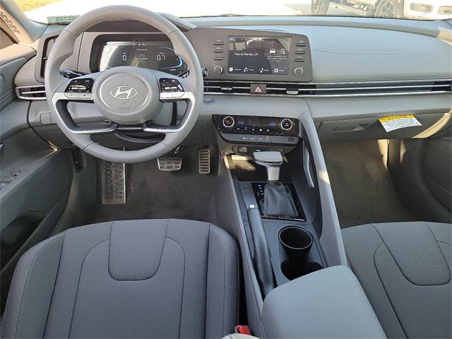 2025 Hyundai Elantra SEL Sport photo 7