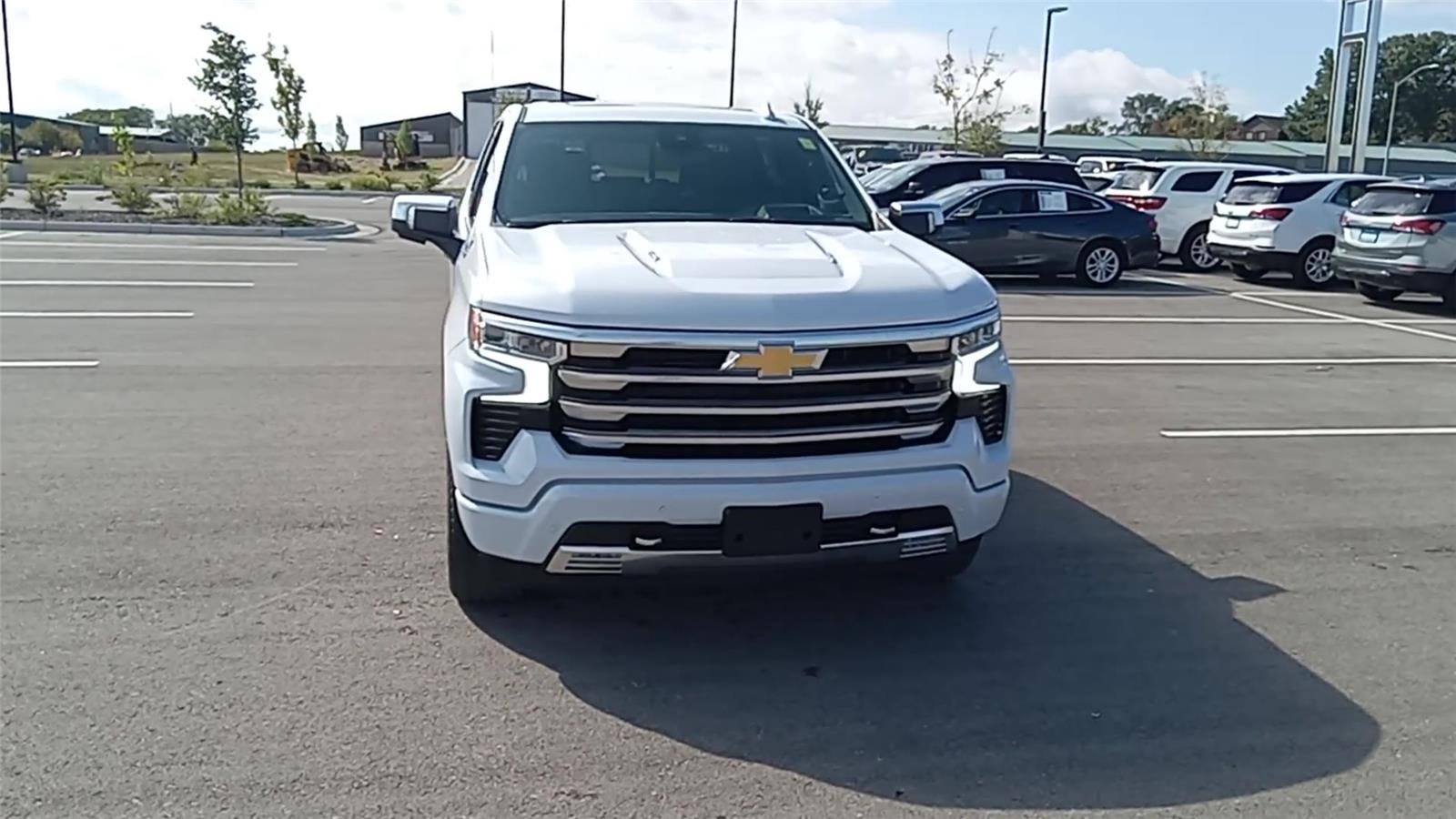 2026 Chevrolet Silverado 1500 High Country photo 3
