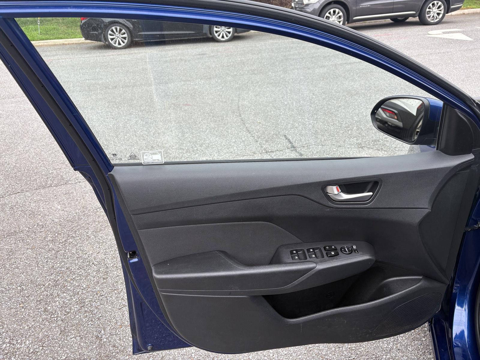 2018 Hyundai Accent SE photo 3