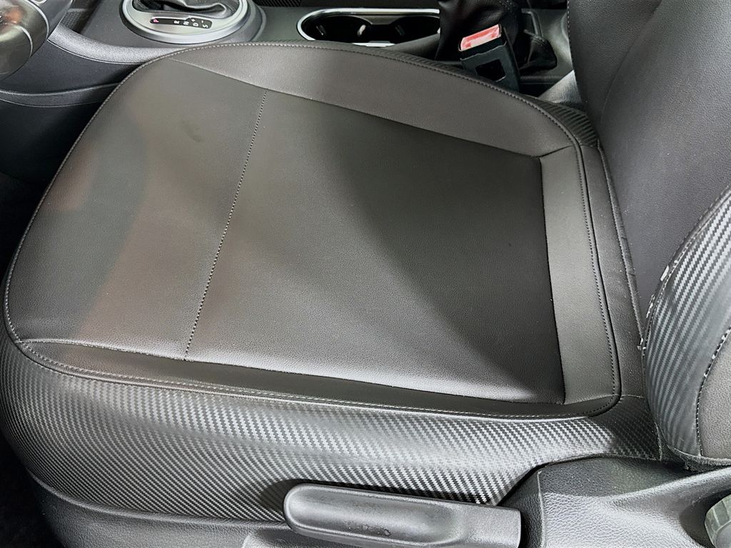 2016 Volkswagen Beetle 1.8T SE photo 17