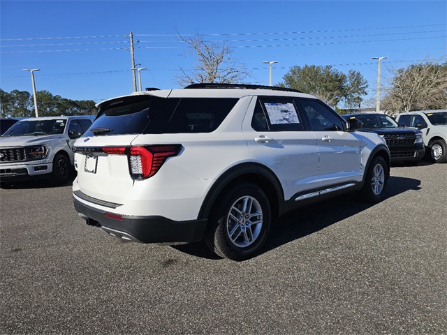2025 Ford Explorer photo 3
