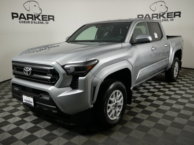 2025 Toyota Tacoma SR5's photo