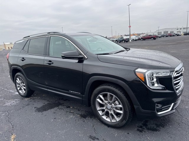 2024 Gmc Terrain SLT photo 2