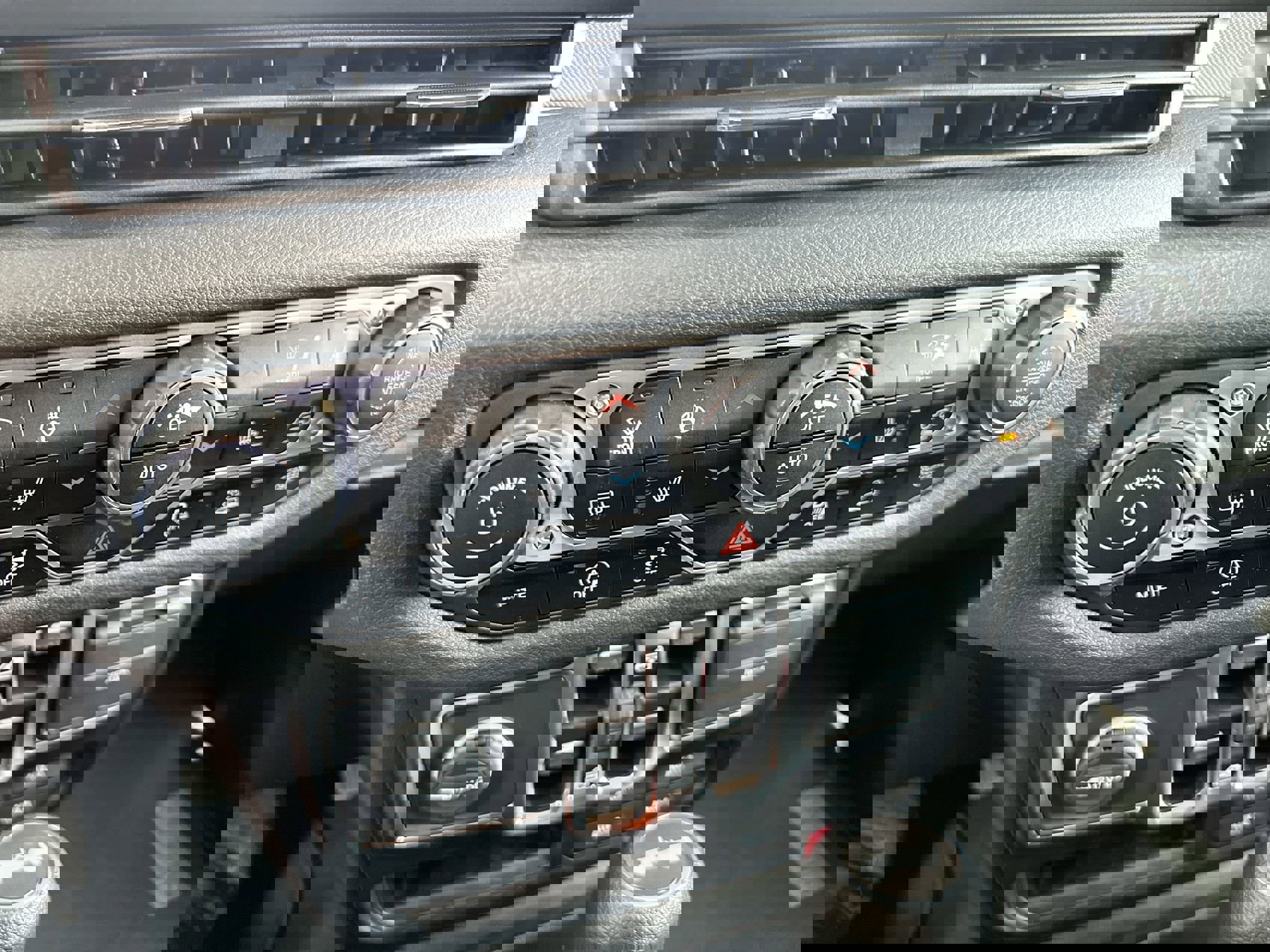 2024 Jeep Wrangler Sport S photo 18