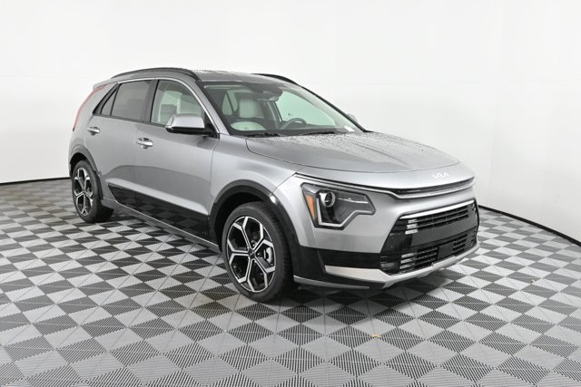 2025 Kia Niro EX Touring's photo