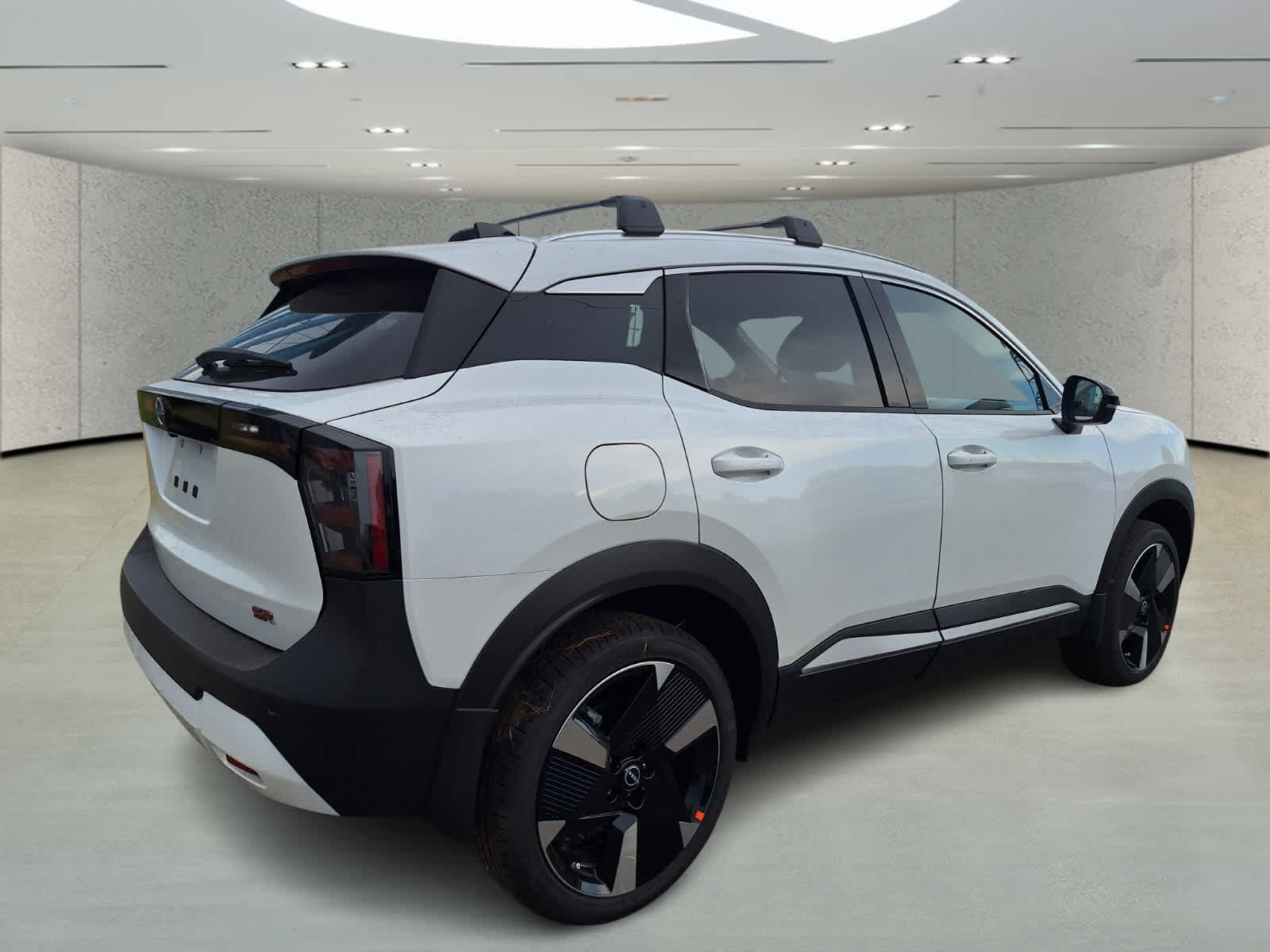 2026 Nissan Kicks SR photo 5