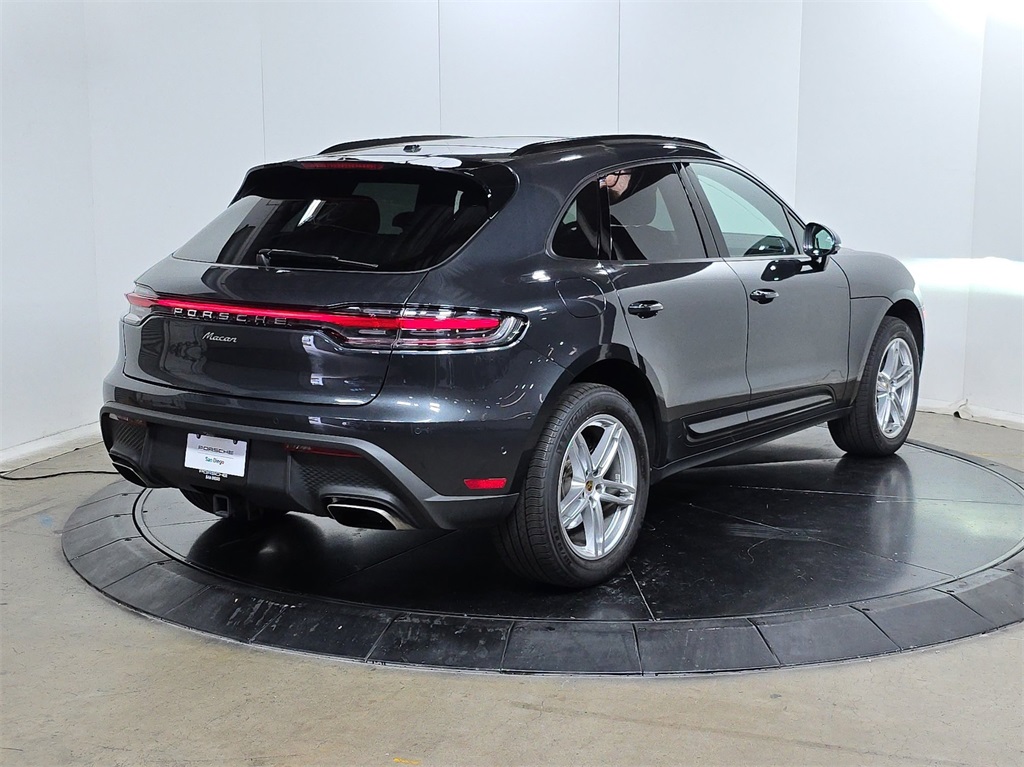 2023 Porsche Macan T photo 6