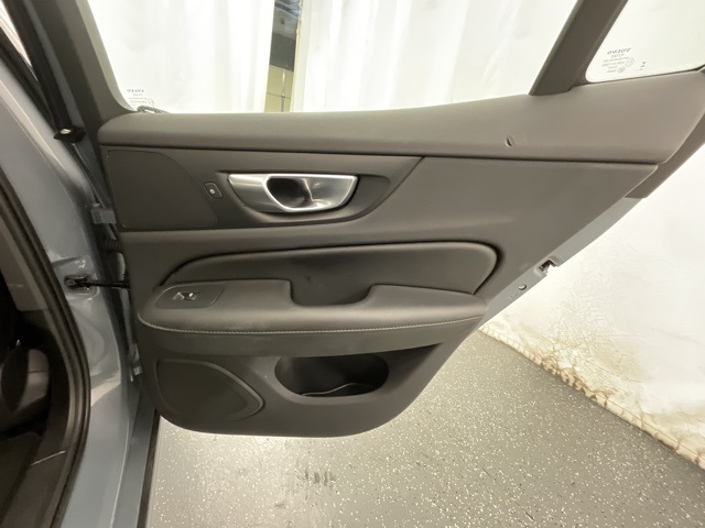 Used 2024 Gray Volvo B5 Core Dark Theme image 24