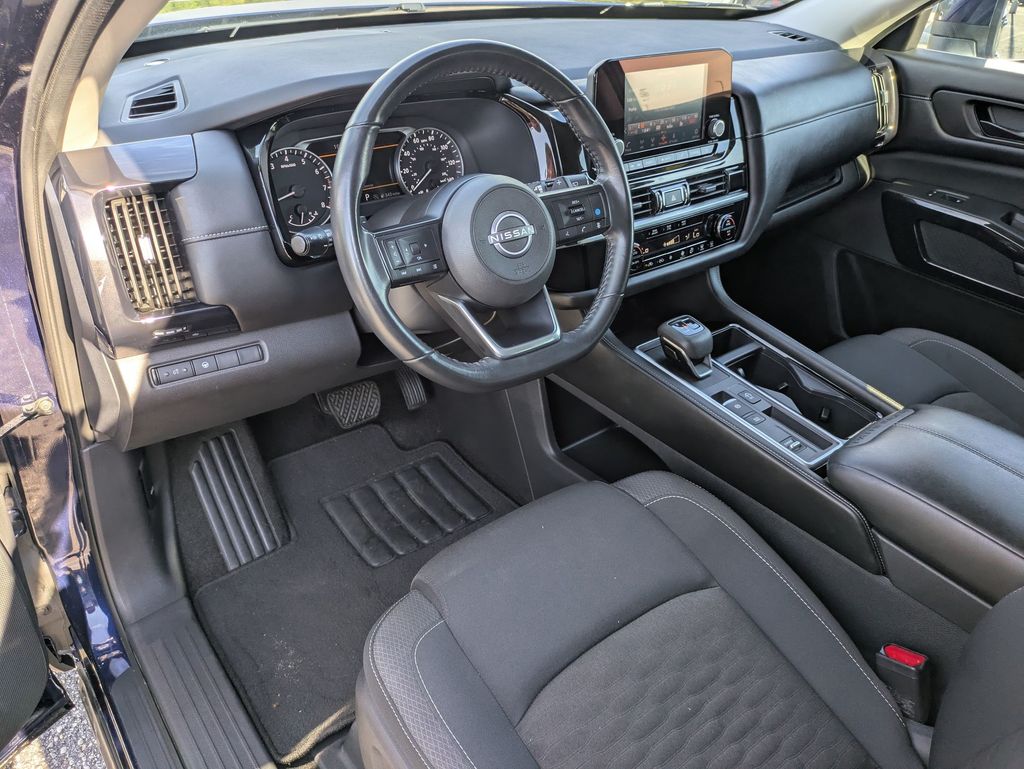 2024 Nissan Pathfinder SV photo 10