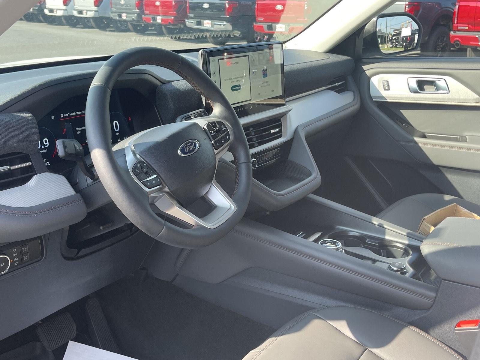 2025 Ford Explorer photo 22