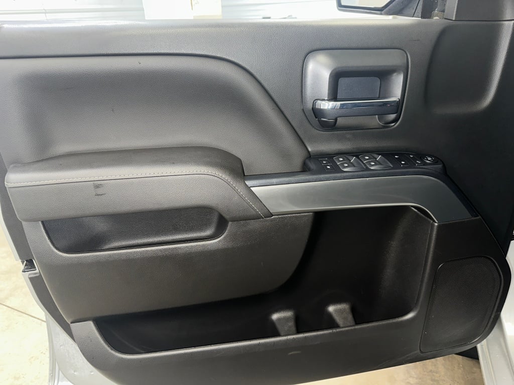 2018 Chevrolet Silverado 1500 LT photo 4