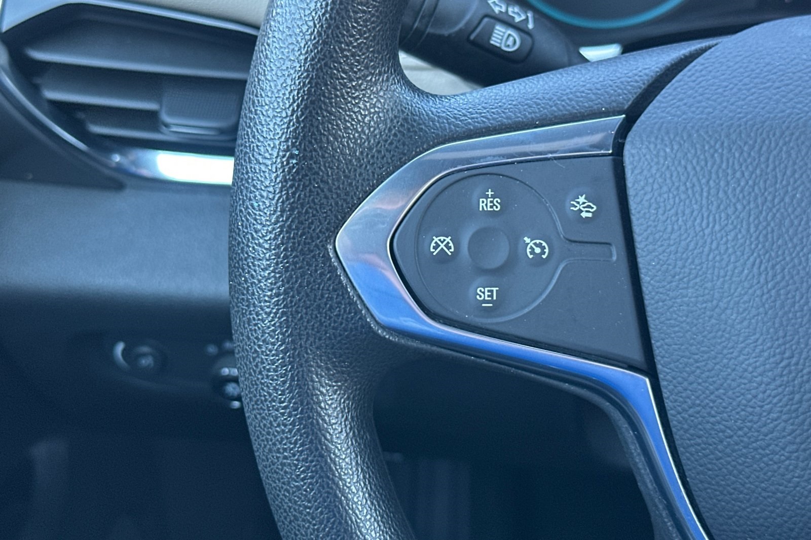 2022 Chevrolet Traverse LS photo 27
