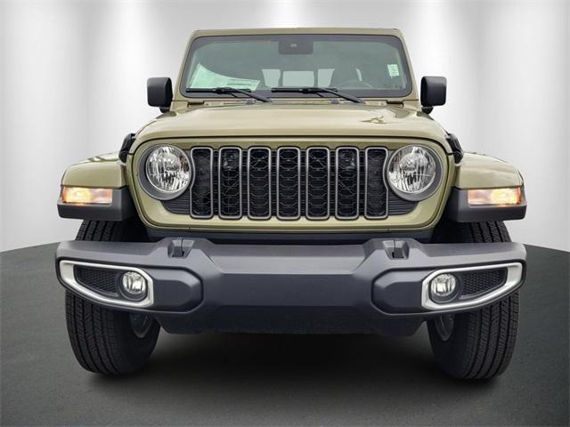 2025 Jeep Gladiator Sport S photo 2