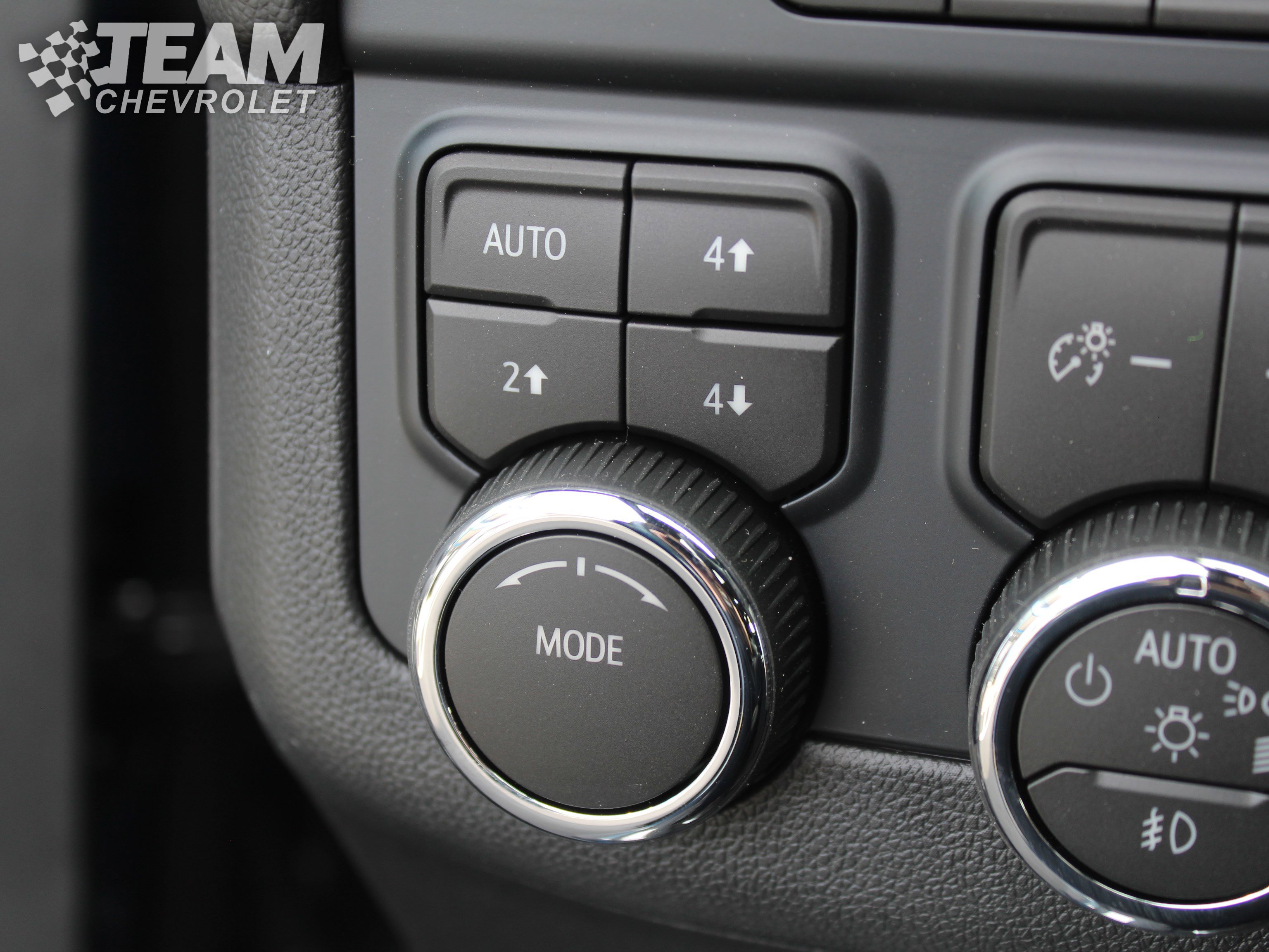 2026 Chevrolet Suburban Premier photo 16