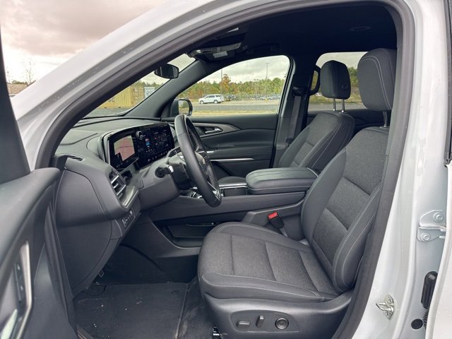 2025 Chevrolet Traverse photo 6