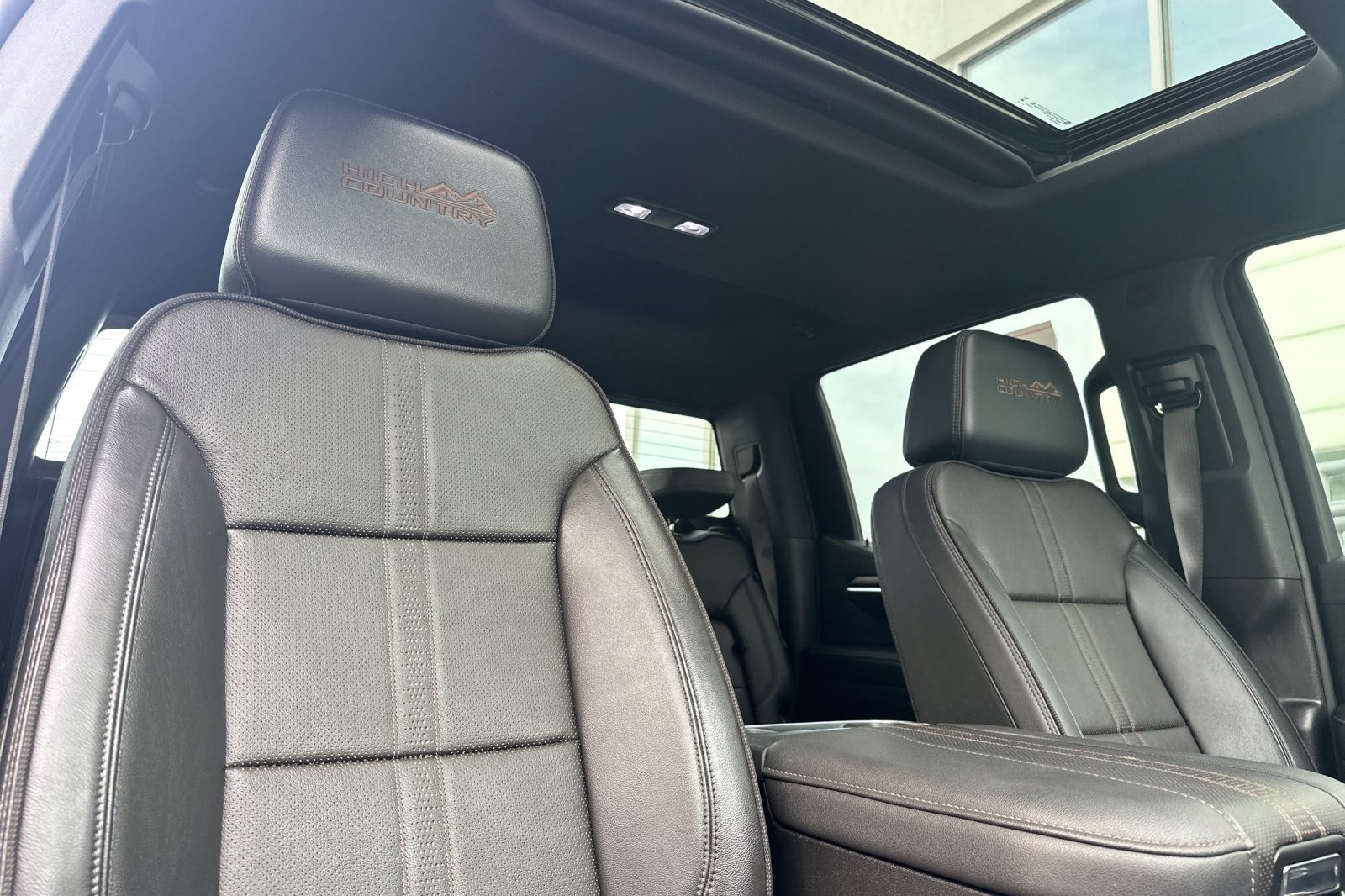 2024 Chevrolet Silverado 1500 High Country photo 16