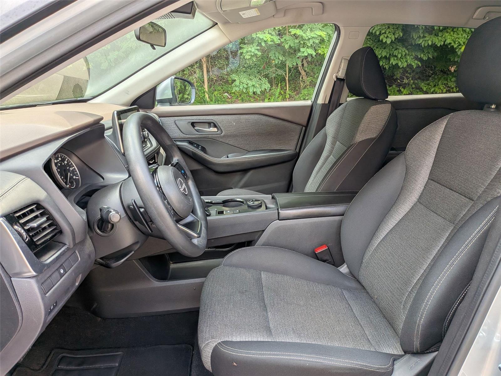 2022 Nissan Rogue SV photo 14
