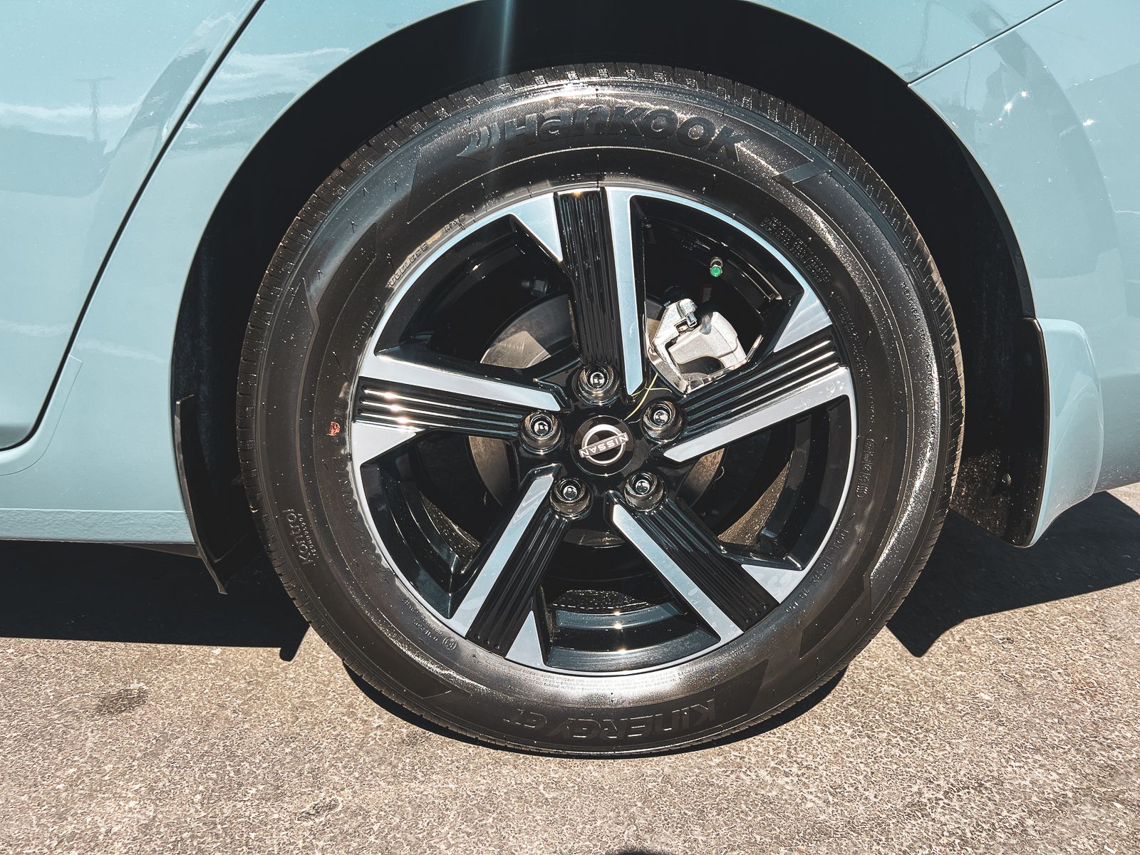 2025 Nissan Sentra SV photo 4