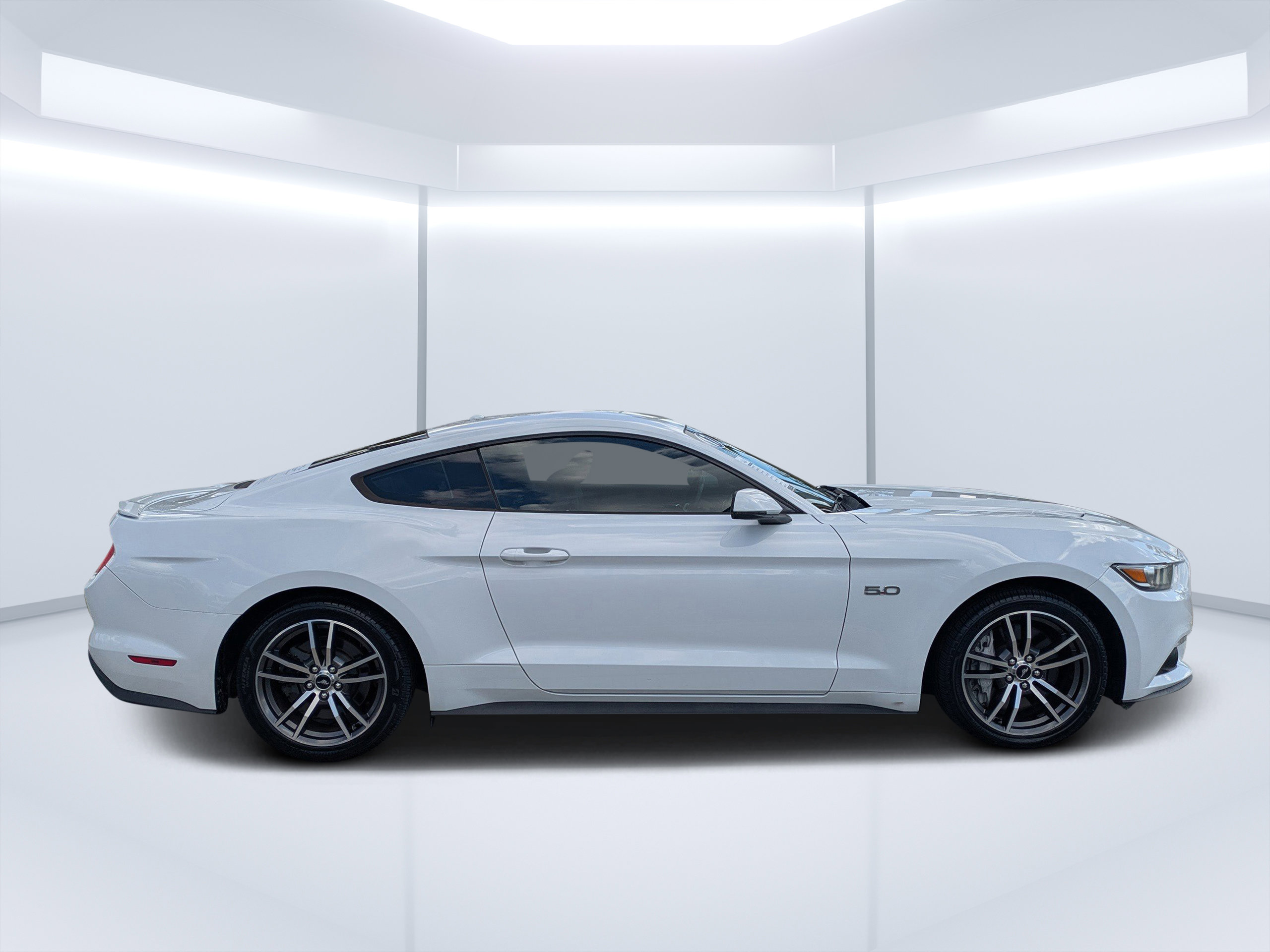 2017 Ford Mustang GT photo 2