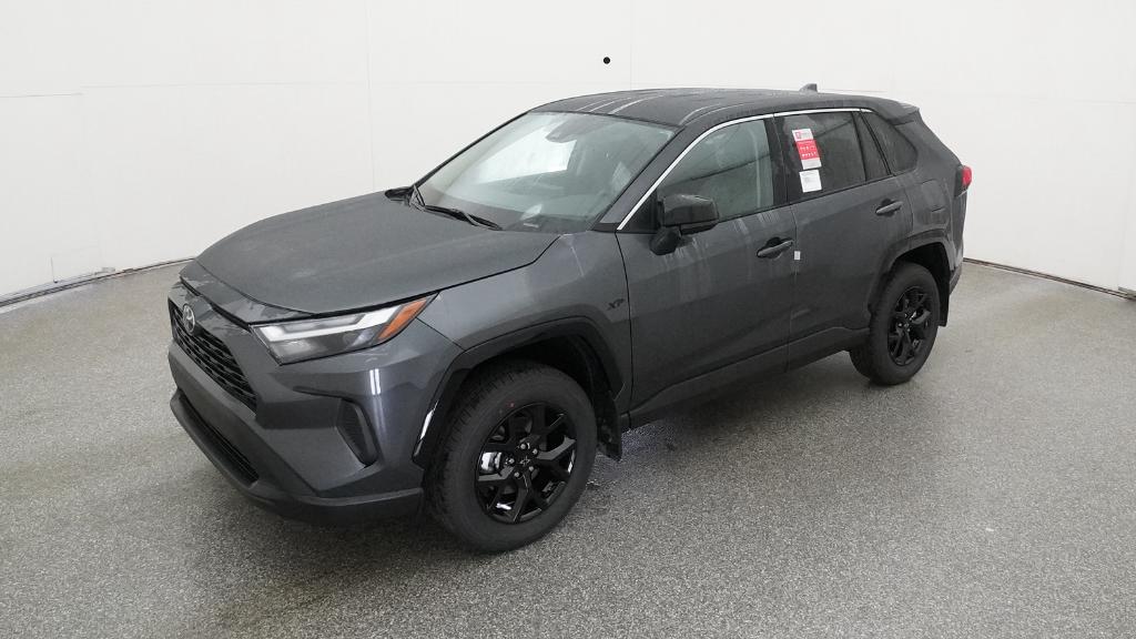 2025 Toyota RAV4 LE's photo