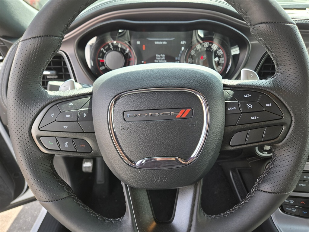 2023 Dodge Challenger R/T photo 9
