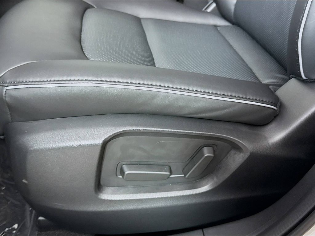 2025 Mazda CX-5 2.5 Select photo 19