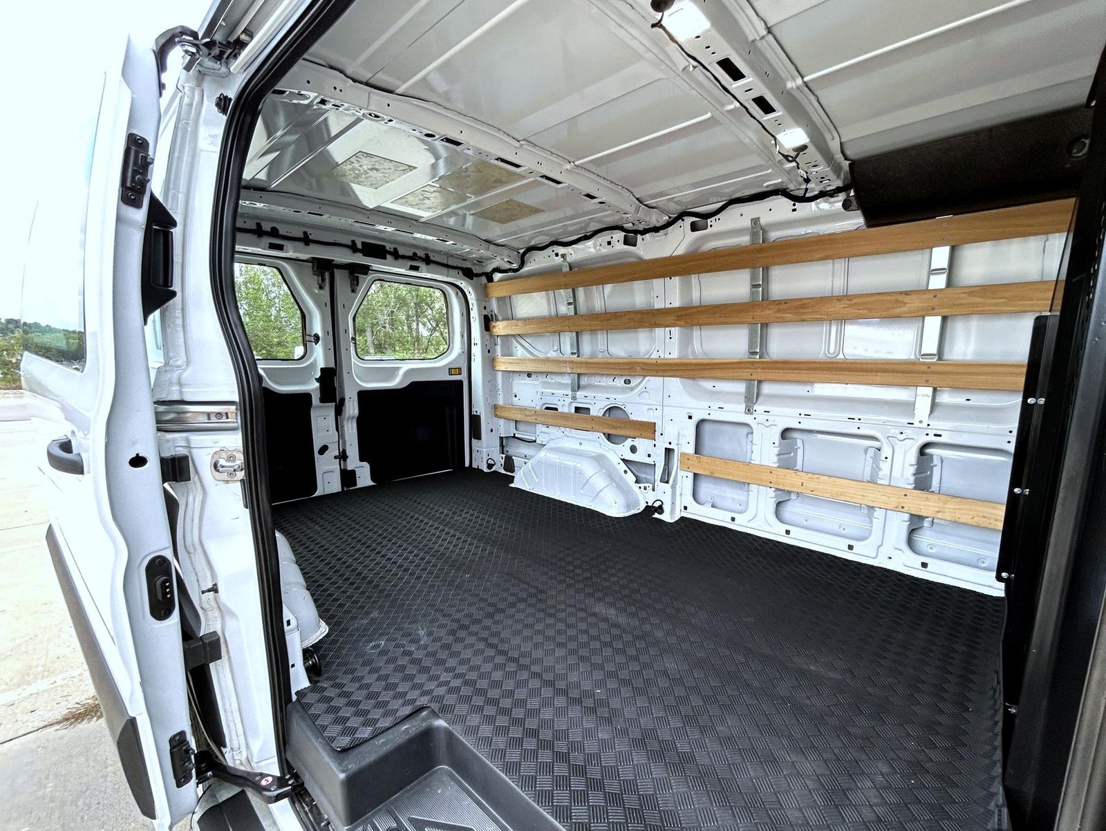 2024 Ford Transit photo 17