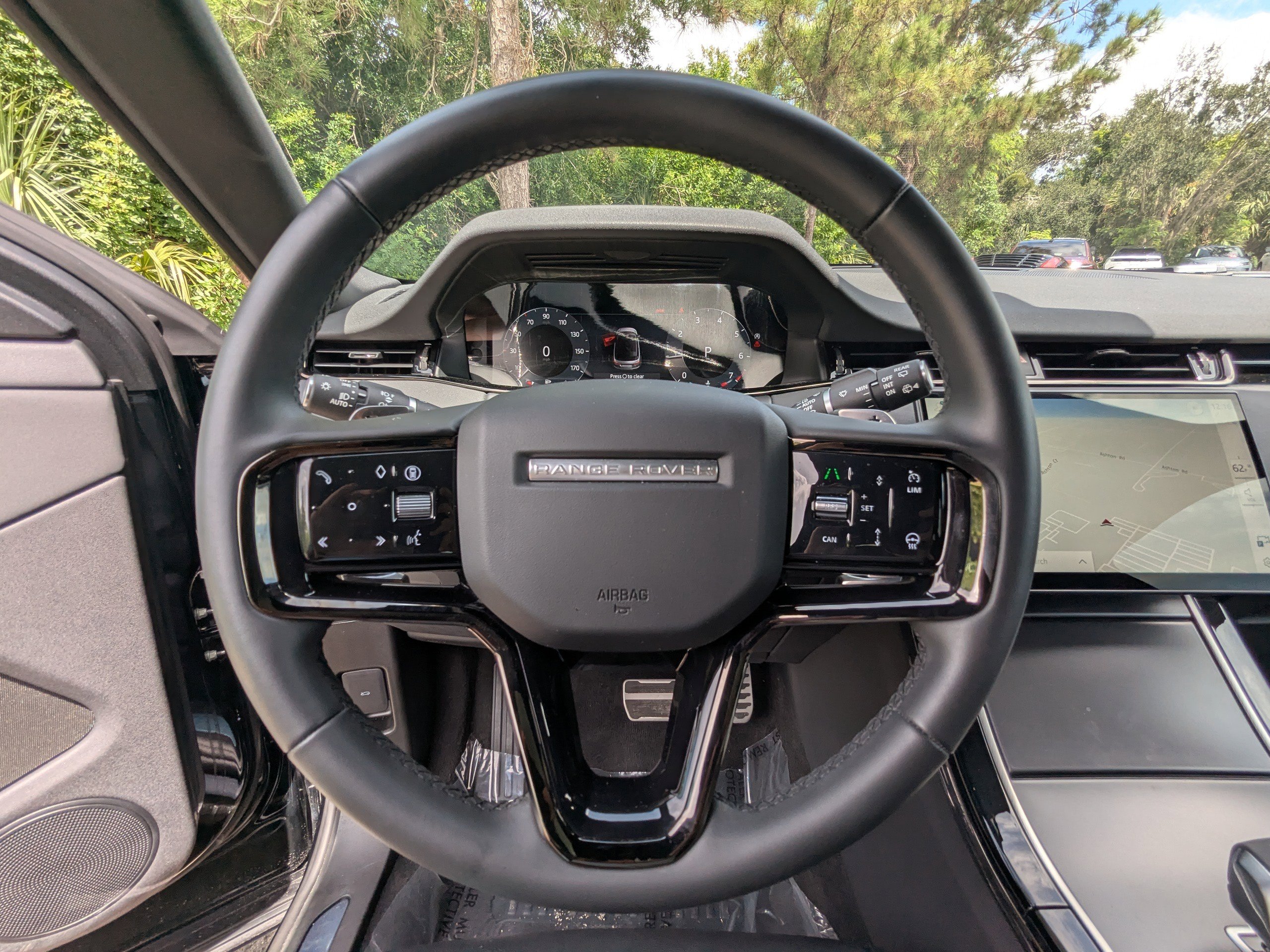 2024 Land Rover Range Rover Evoque Dynamic SE photo 30