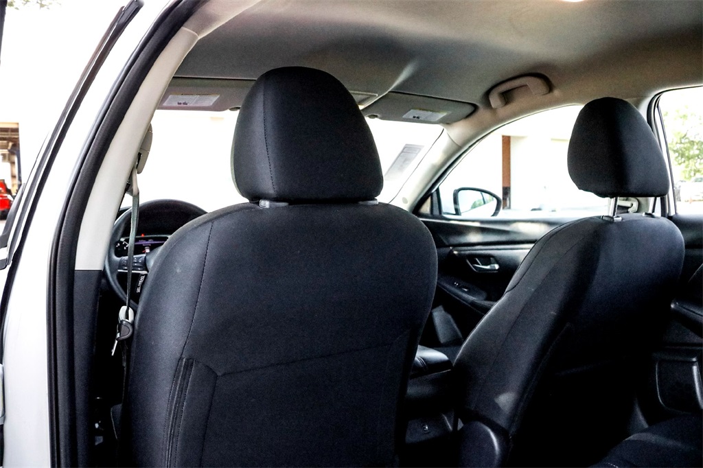 2025 Nissan Sentra SV photo 26