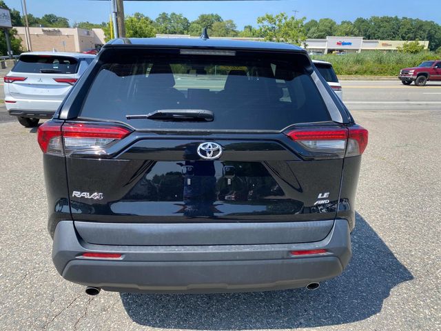 2022 Toyota RAV4 LE photo 3