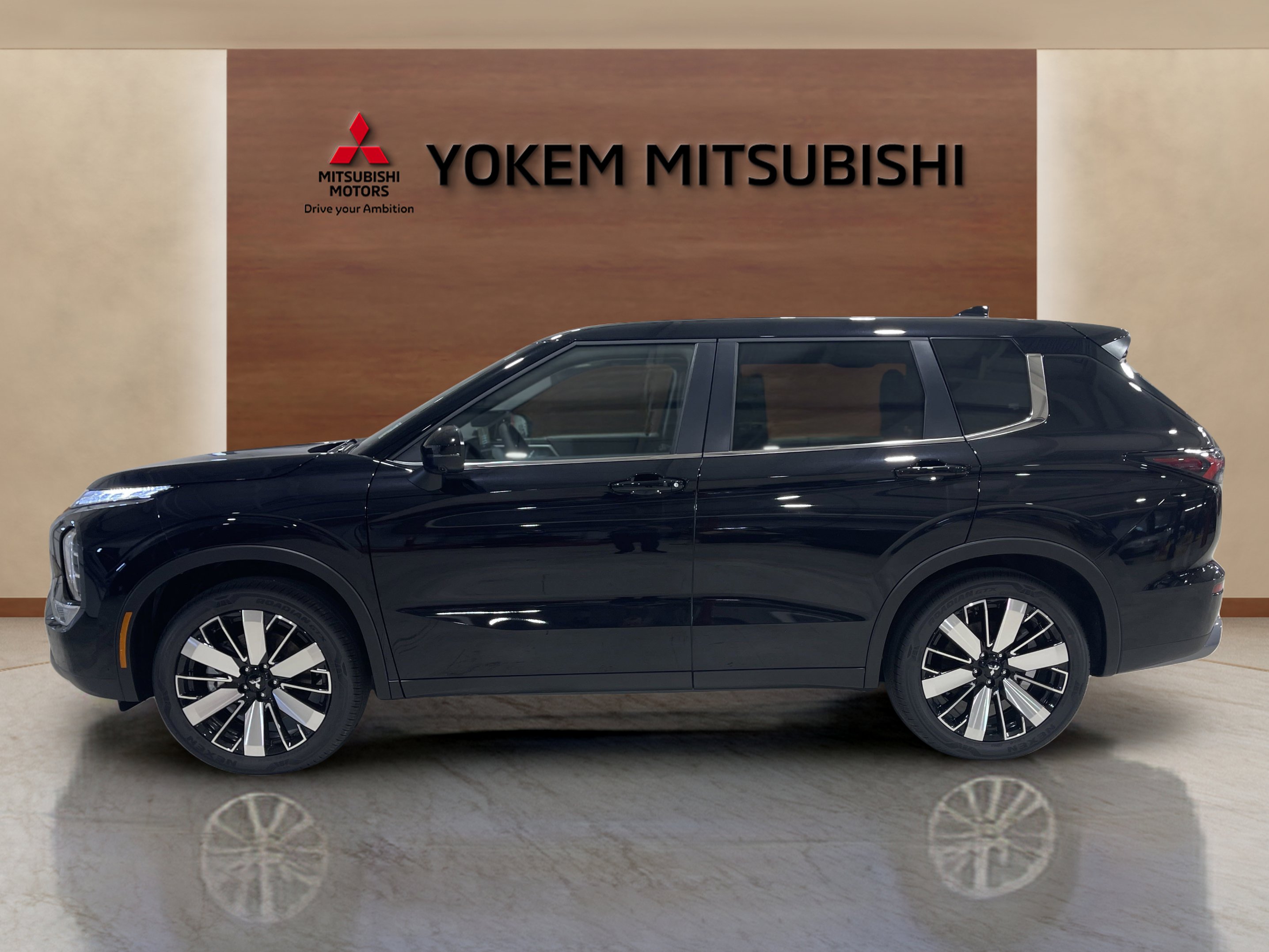 2025 Mitsubishi Outlander SE photo 2