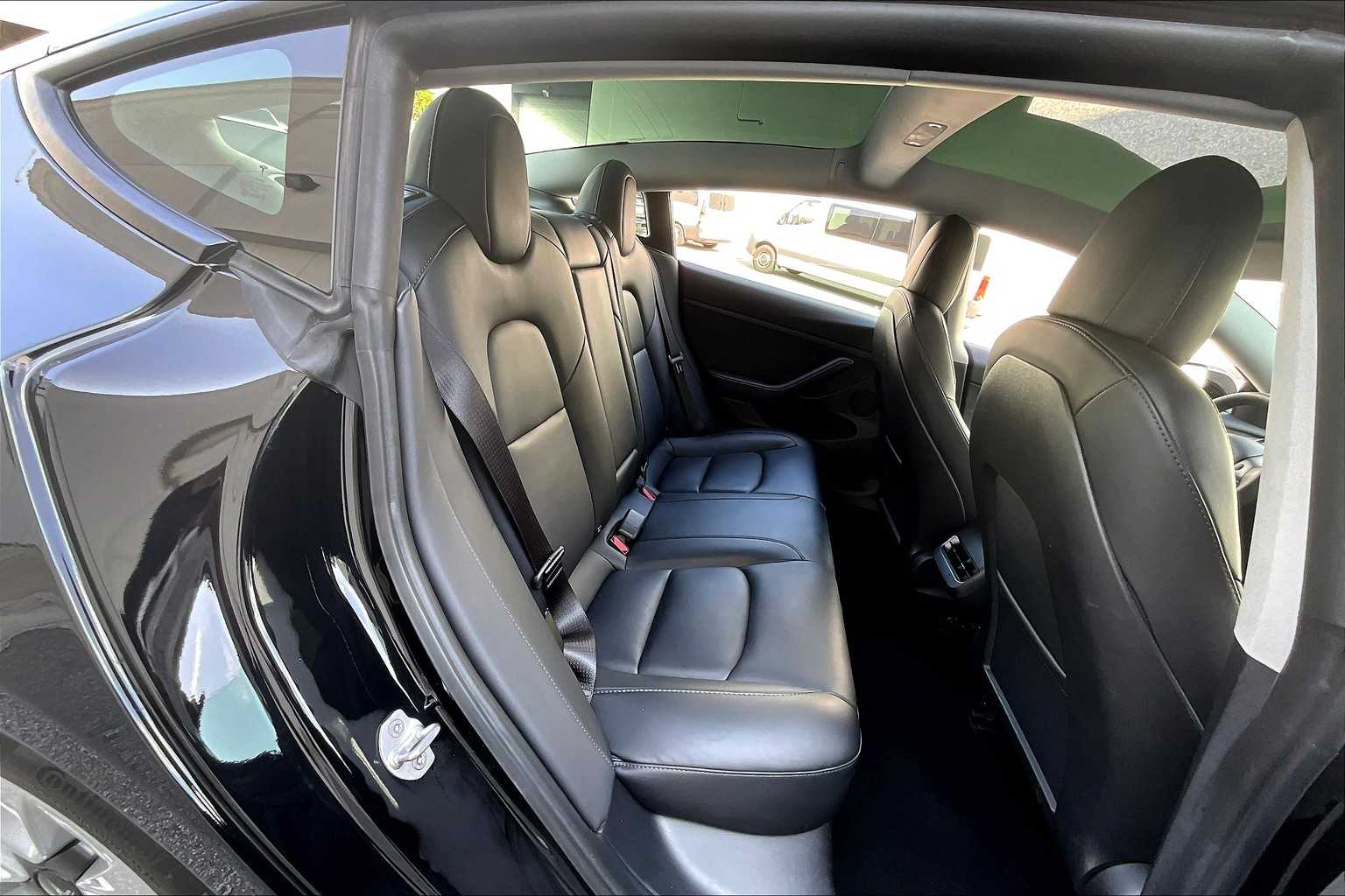 2022 Tesla Model 3 photo 18