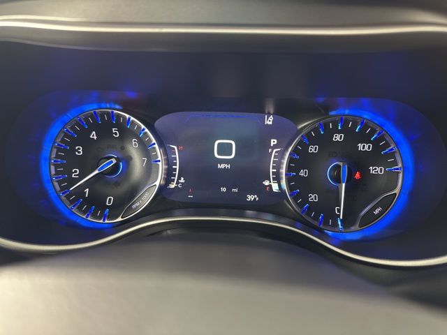 2025 Chrysler Pacifica photo 9