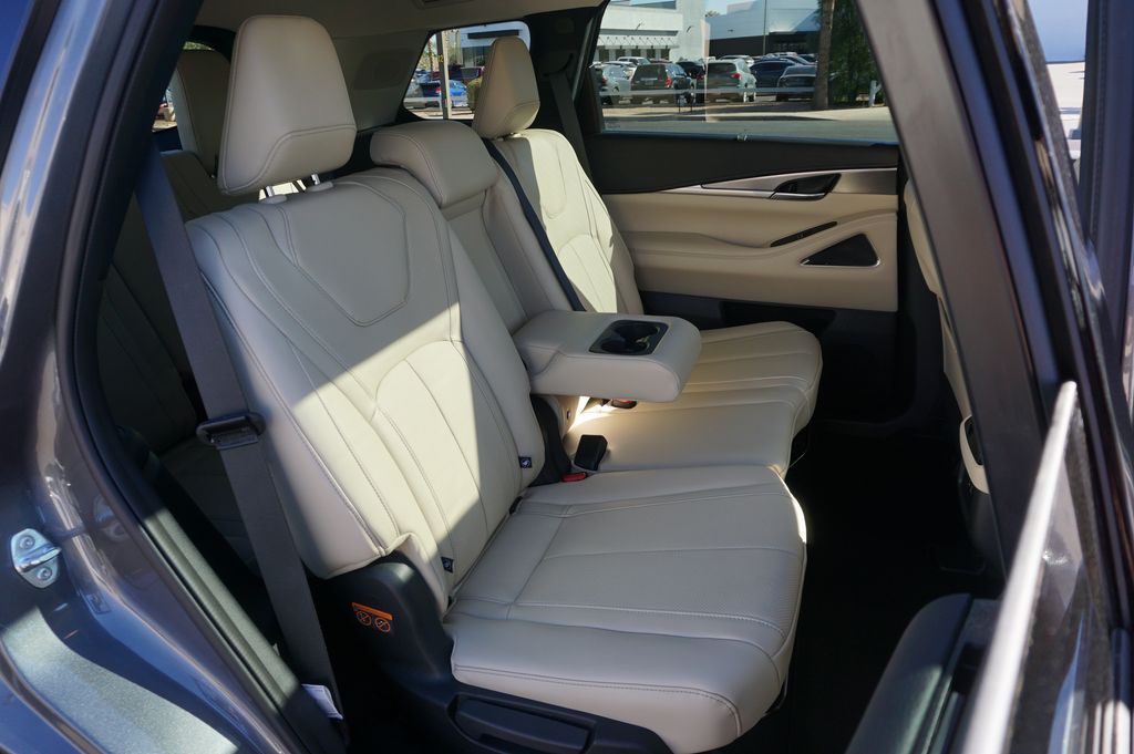 2025 Infiniti QX60 Luxe photo 9