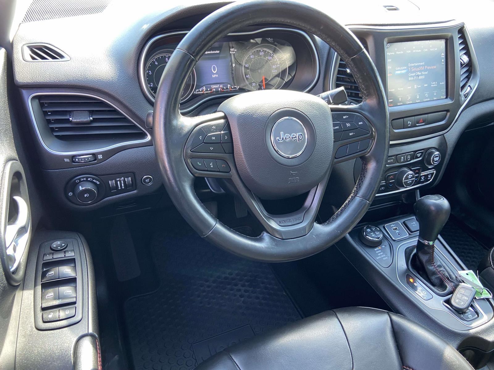 2019 Jeep Cherokee Trailhawk photo 2