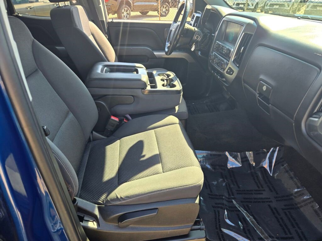 2017 Chevrolet Silverado 1500 LT photo 4