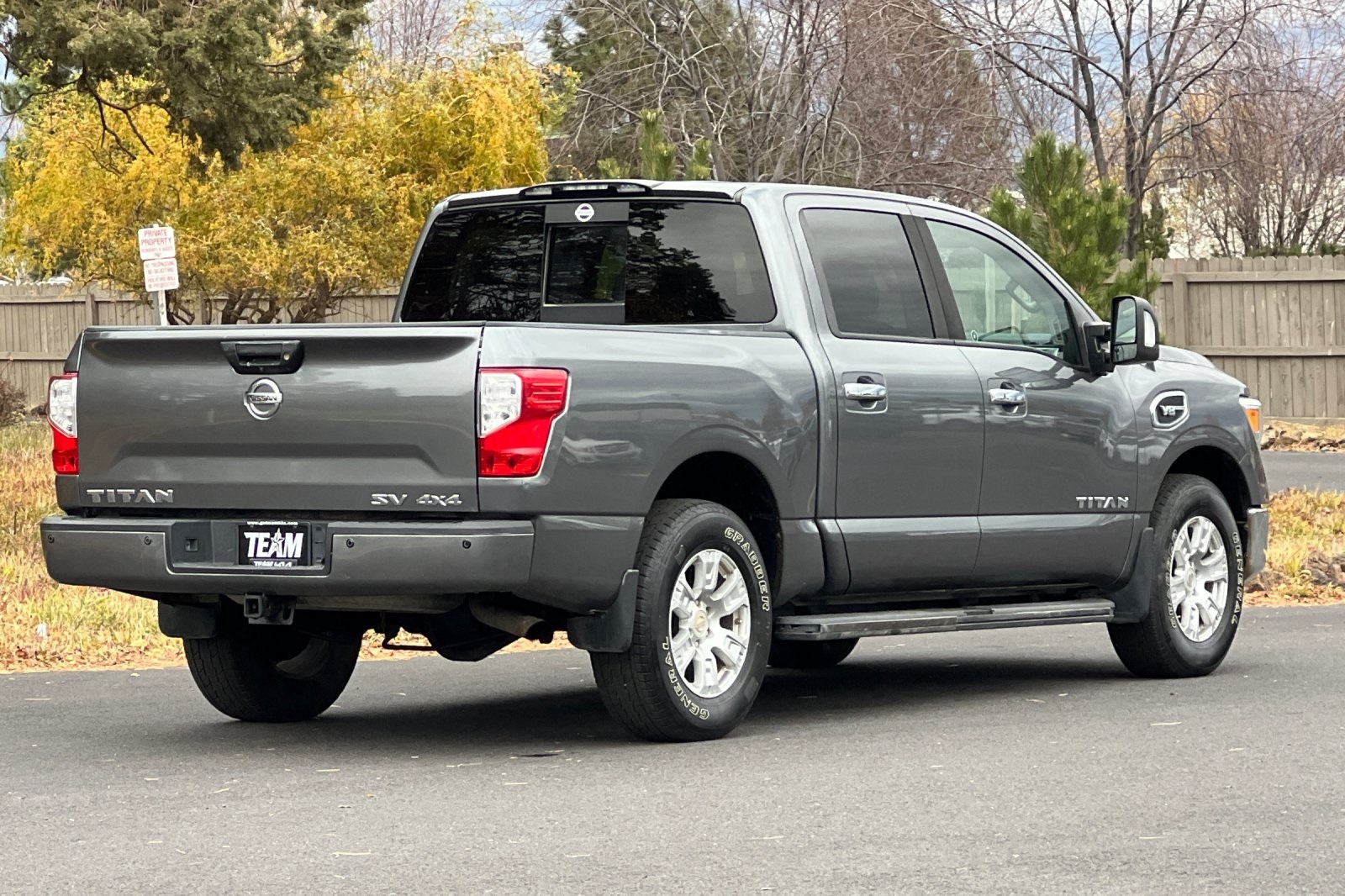 2017 Nissan Titan SV photo 3