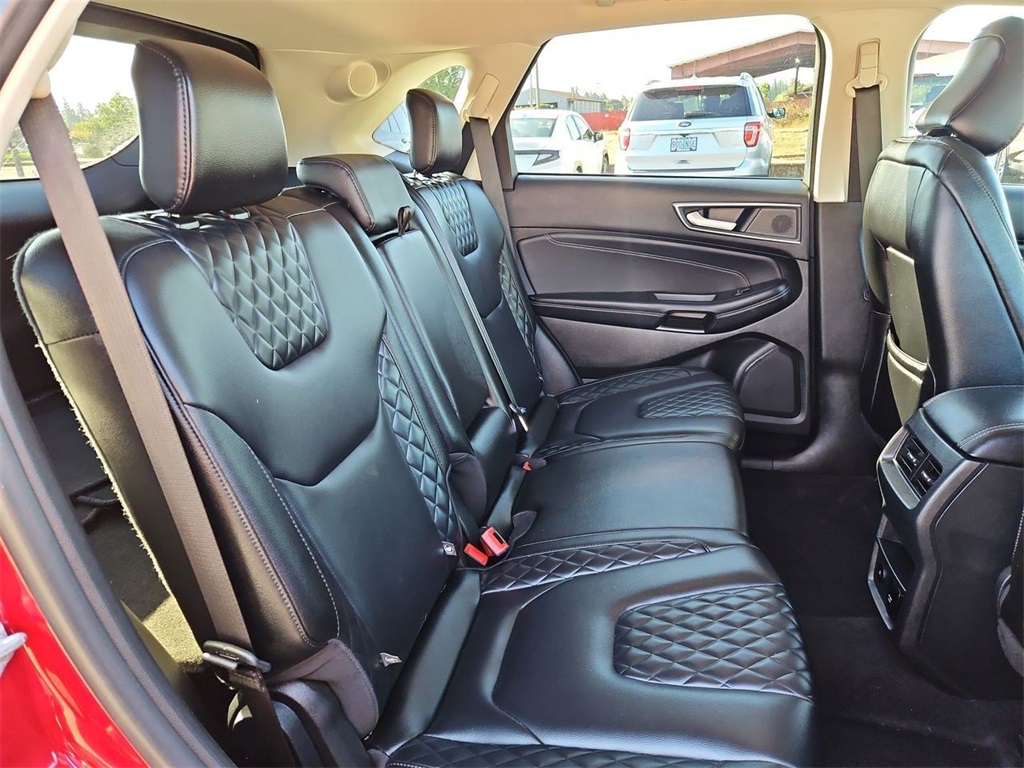 2023 Ford Edge Titanium photo 28