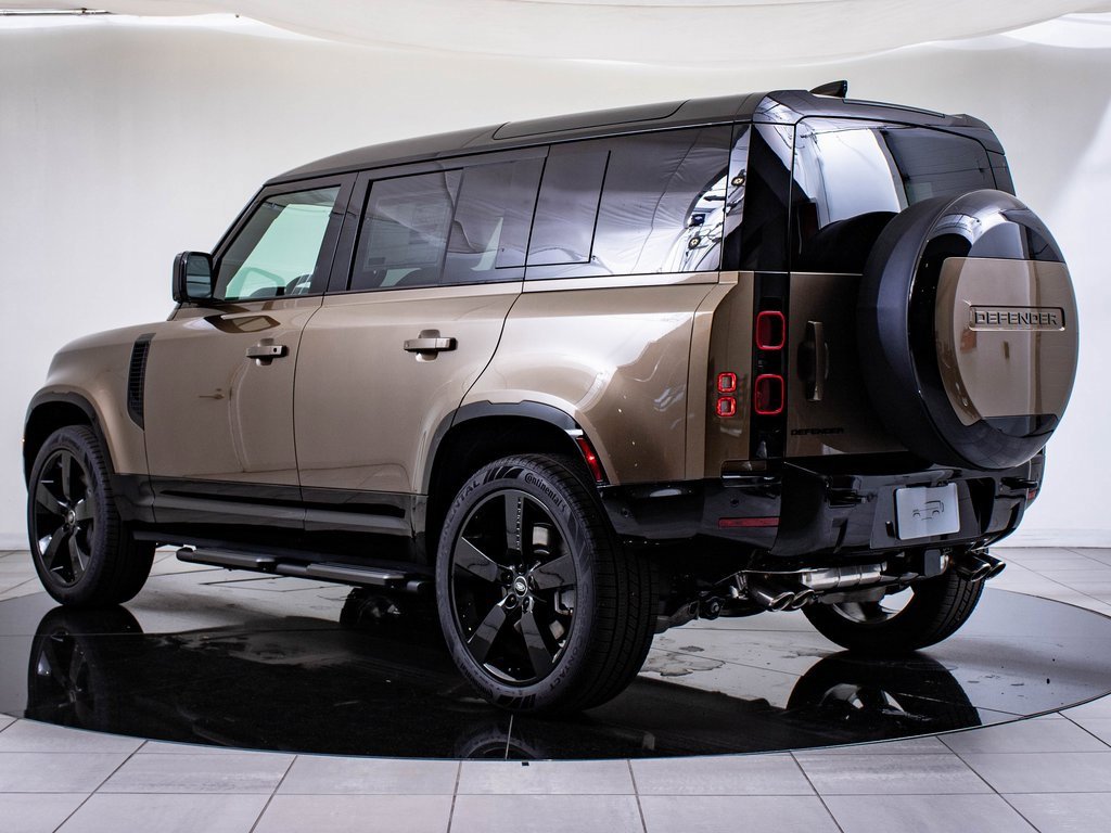 2025 Land Rover Defender 110 X-Dynamic SE photo 6