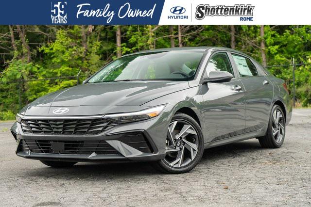 2025 Hyundai Elantra Limited's photo