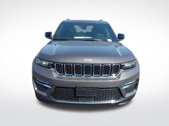 2025 Jeep Grand Cherokee Limited photo 4